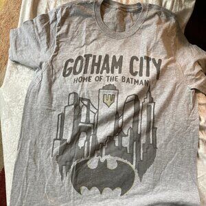 Gothem City Home of the Batman NYC Tshirt gray size L